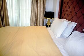 Immaculate Beauty Gem Location Pools Gym