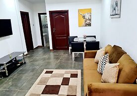 Modern Comfy & Quiet  Close to Highway