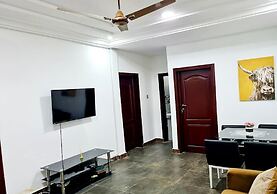 Modern Comfy & Quiet  Close to Highway