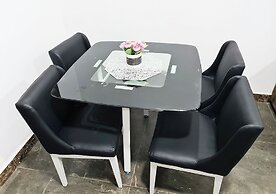 Modern Comfy & Quiet  Close to Highway