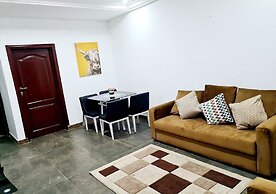 Modern Comfy & Quiet  Close to Highway