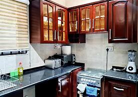 Modern Comfy & Quiet  Close to Highway