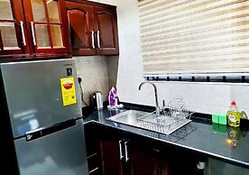 Modern Comfy & Quiet  Close to Highway