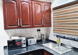 Modern Comfy & Quiet  Close to Highway