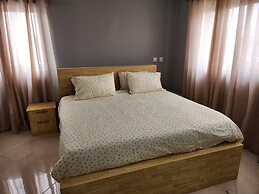 Spacious Luxury 3Bed Hse in Tema Netflix