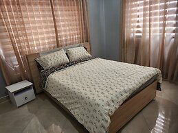Spacious Luxury 3Bed Hse in Tema Netflix