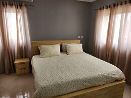 Spacious Luxury 3Bed Hse in Tema Netflix