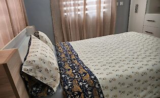 Spacious Luxury 3Bed Hse in Tema Netflix