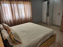 Spacious Luxury 3Bed Hse in Tema Netflix