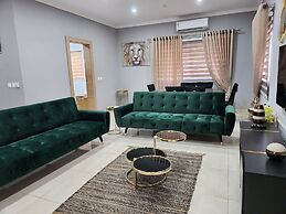 Spacious Luxury 3Bed Hse in Tema Netflix