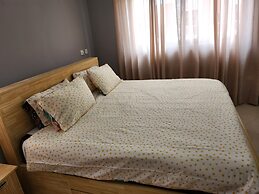 Spacious Luxury 3Bed Hse in Tema Netflix