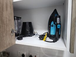 Spacious Luxury 3Bed Hse in Tema Netflix