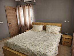 Spacious Luxury 3Bed Hse in Tema Netflix