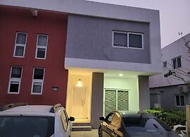 Spacious Luxury 3Bed Hse in Tema Netflix