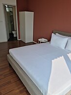 Una Residence By Maya