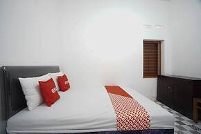 OYO 93971 Villa Kamandalu