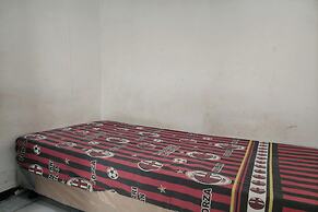 OYO Life 93977 Suterejo Homestay Syariah