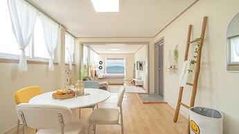 Yeosu Canada meo Village pet Pension