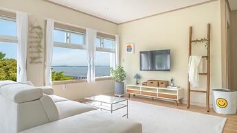 Yeosu Canada meo Village pet Pension