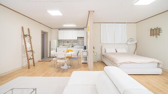 Yeosu Canada meo Village pet Pension