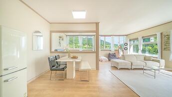 Yeosu Canada meo Village pet Pension