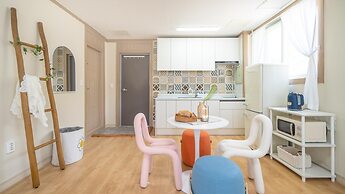 Yeosu Canada meo Village pet Pension