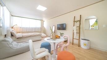 Yeosu Canada meo Village pet Pension