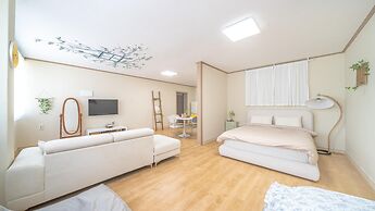 Yeosu Canada meo Village pet Pension