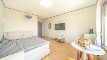 Yeosu Canada meo Village pet Pension