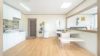 Yeosu Canada meo Village pet Pension