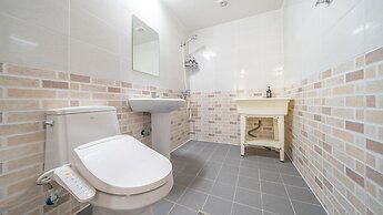 Yeosu Canada meo Village pet Pension