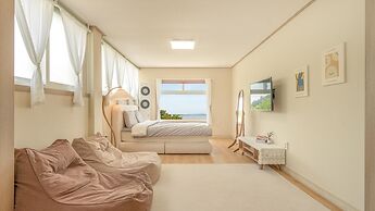 Yeosu Canada meo Village pet Pension