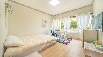 Yeosu Canada meo Village pet Pension