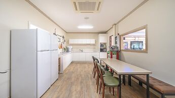 Yeosu Canada meo Village pet Pension