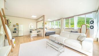 Yeosu Canada meo Village pet Pension