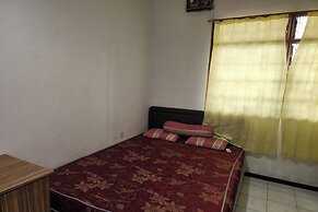 OYO 93979 Gubeng Homestay Syariah