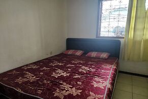 OYO Life 93979 Gubeng Homestay Syariah