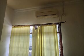 OYO Life 93979 Gubeng Homestay Syariah