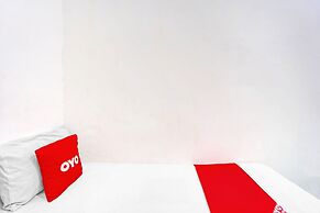 OYO 90790 Royale Nias