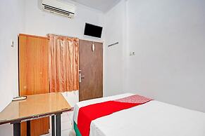 OYO 90790 Royale Nias