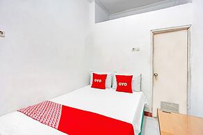 OYO 90790 Royale Nias