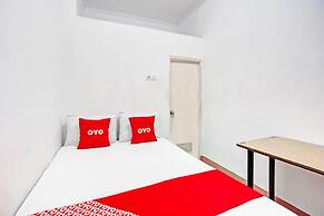 OYO 90790 Royale Nias