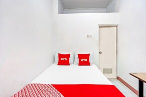 OYO 90790 Royale Nias