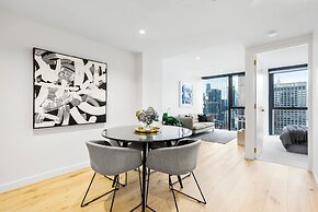 Luxuria Apartments - Collins House