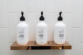 Luxuria Apartments - Collins House