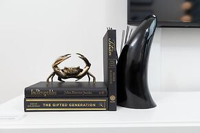 Luxuria Apartments - Collins House