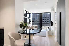 Luxuria Apartments - Collins House