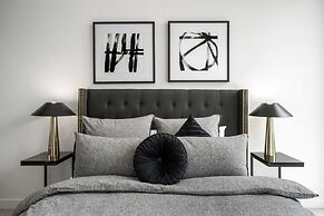 Luxuria Apartments - Collins House