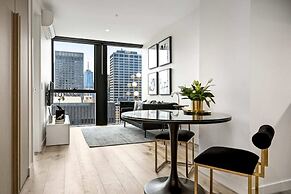 Luxuria Apartments - Collins House