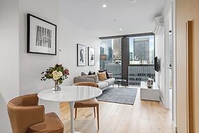 Luxuria Apartments - Collins House